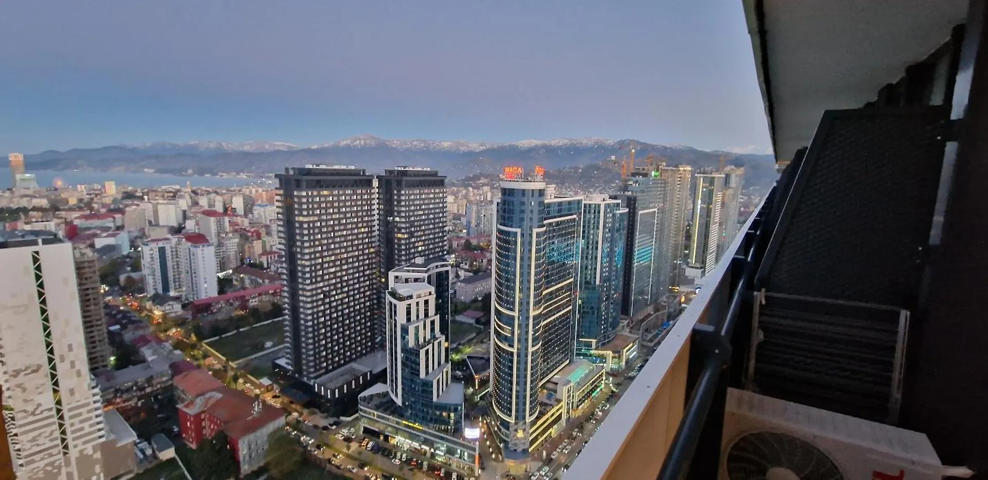 Dreamland Hotel - Orbi City 巴统