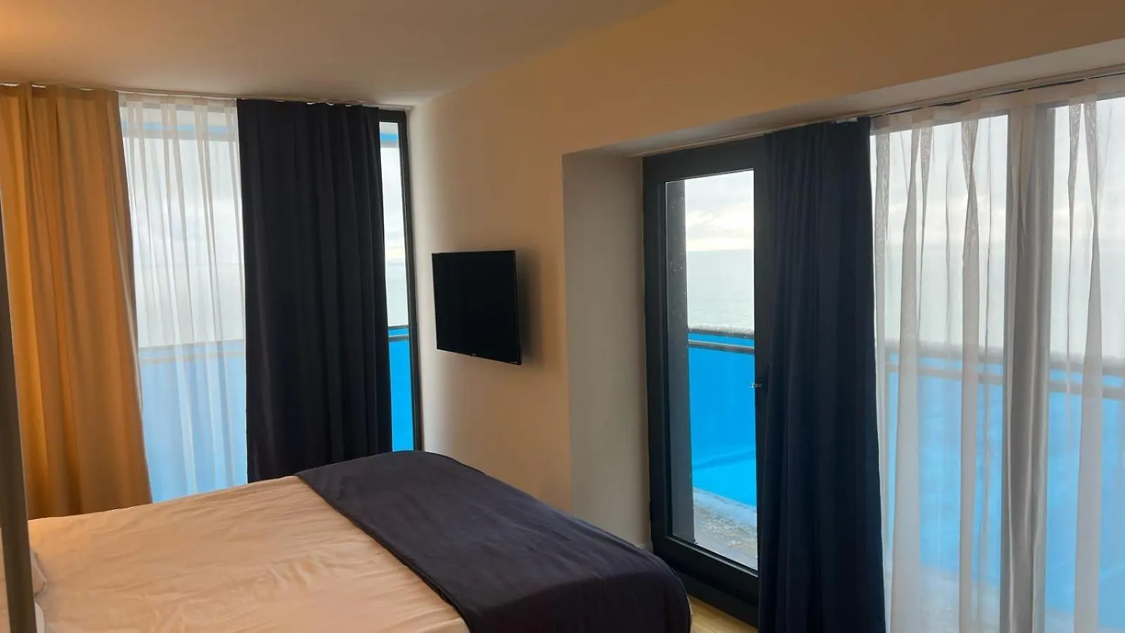 Dreamland Hotel - Orbi City Batumi