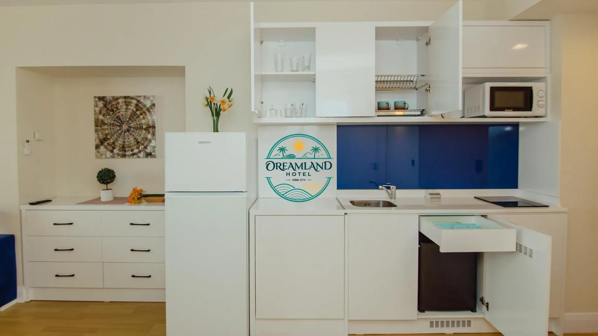 Dreamland Hotel - Orbi City 巴统