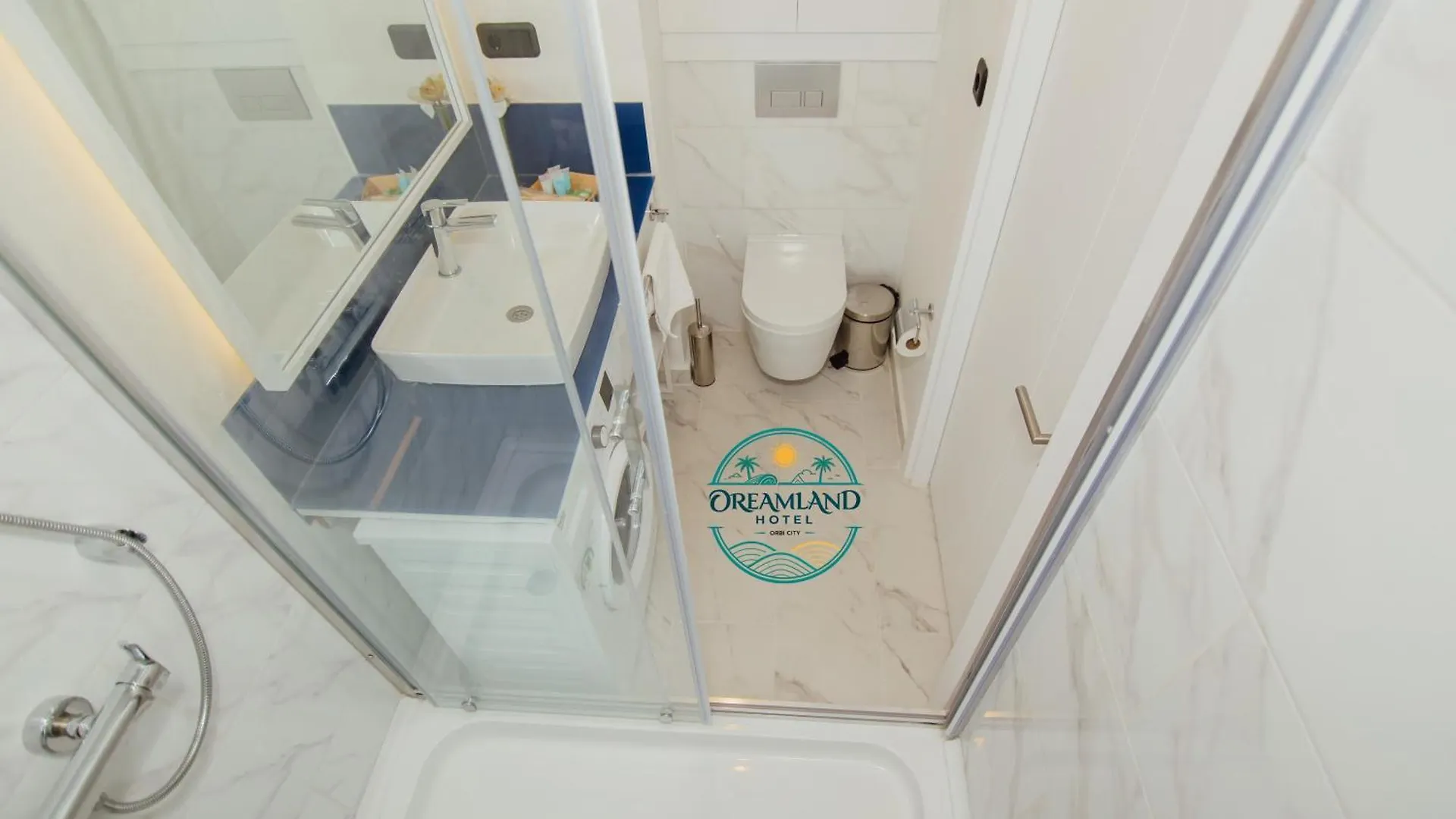 Dreamland Hotel - Orbi City 巴统